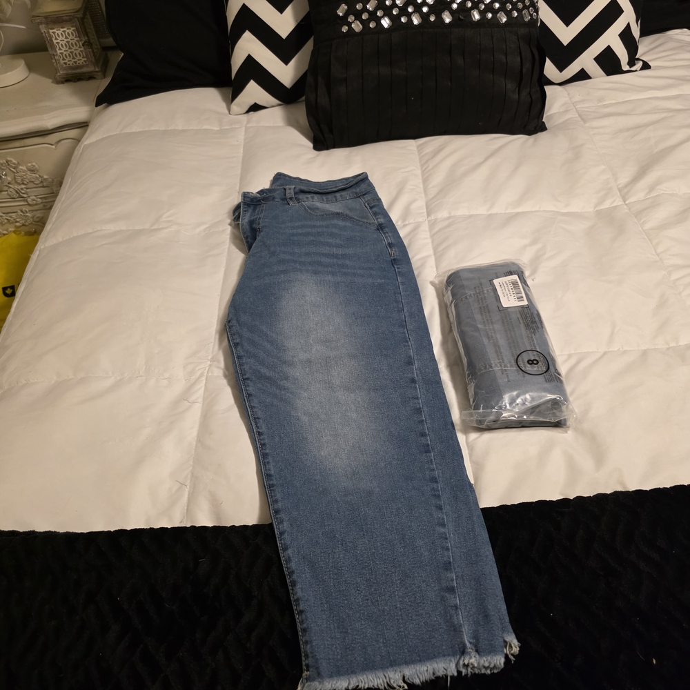 Women's Blue Jeans (Capris) X2 NEVER WORN